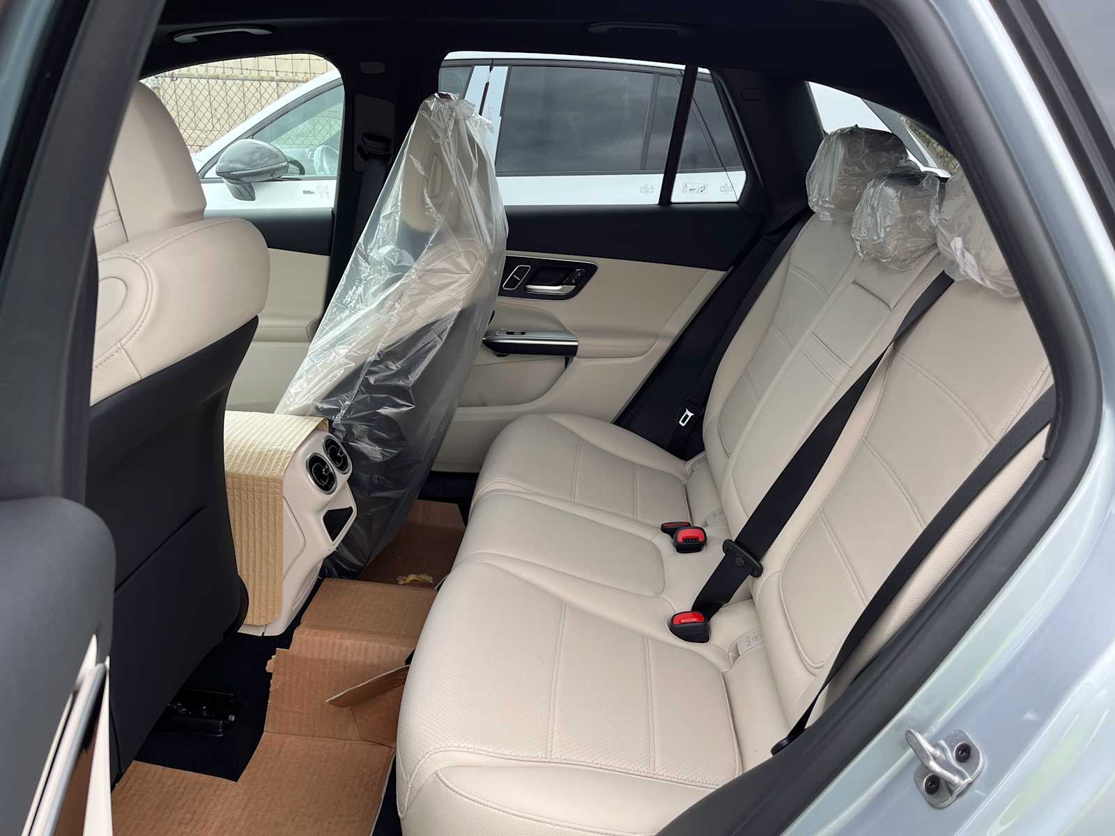 new 2025 Mercedes-Benz GLC 300 car