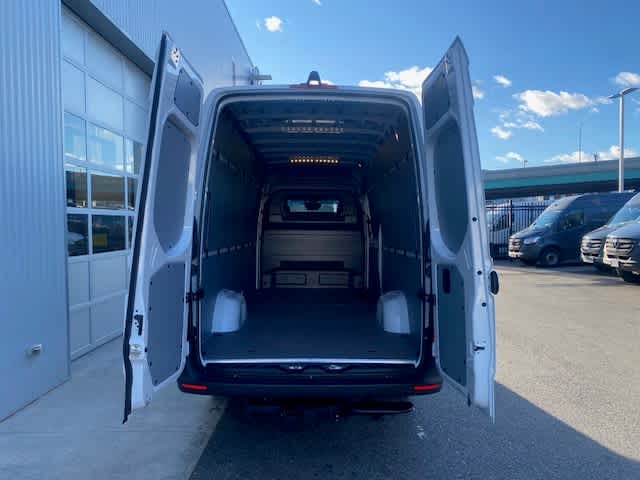 new 2024 Mercedes-Benz Sprinter car