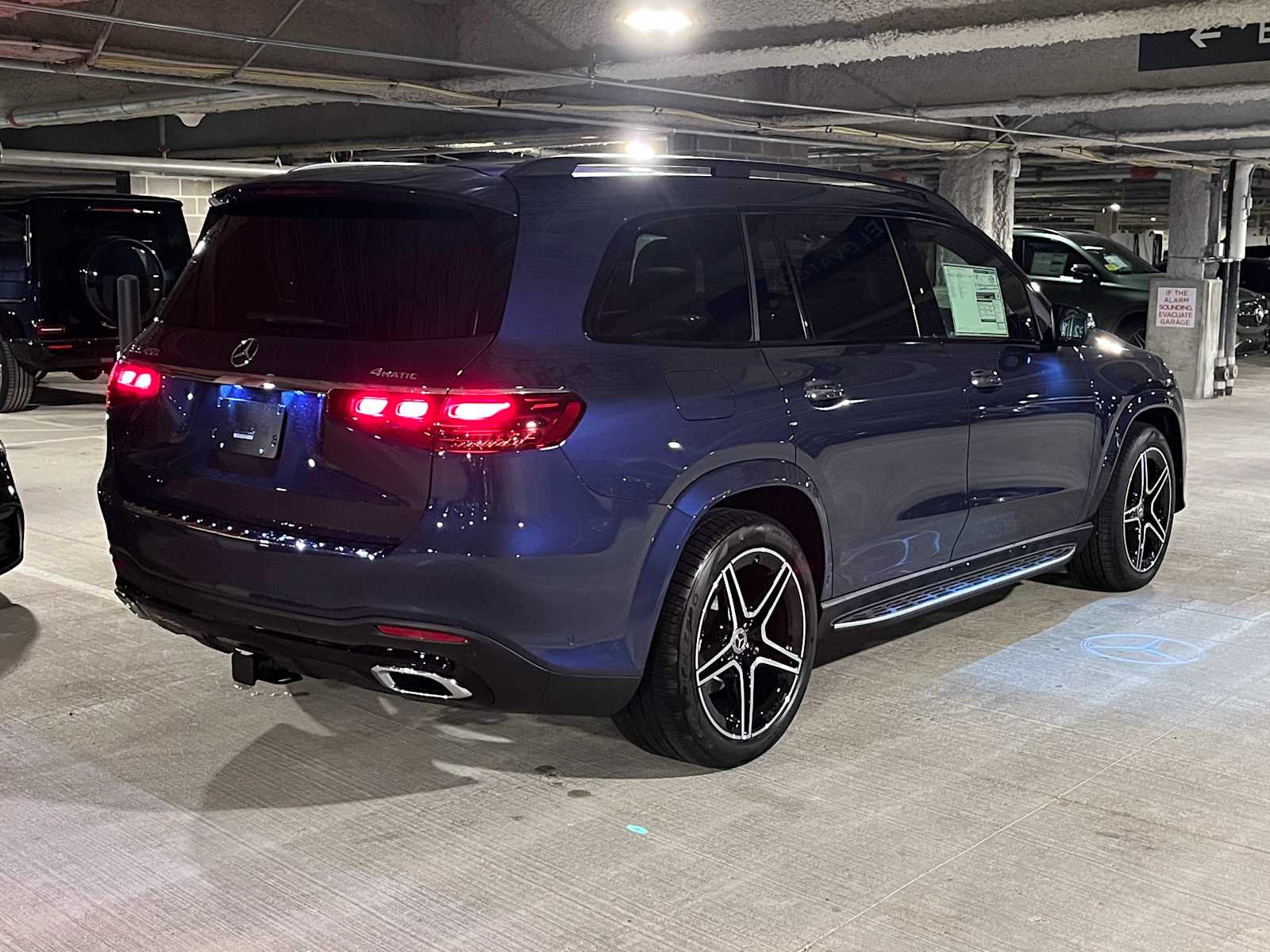 new 2025 Mercedes-Benz GLS 450 car