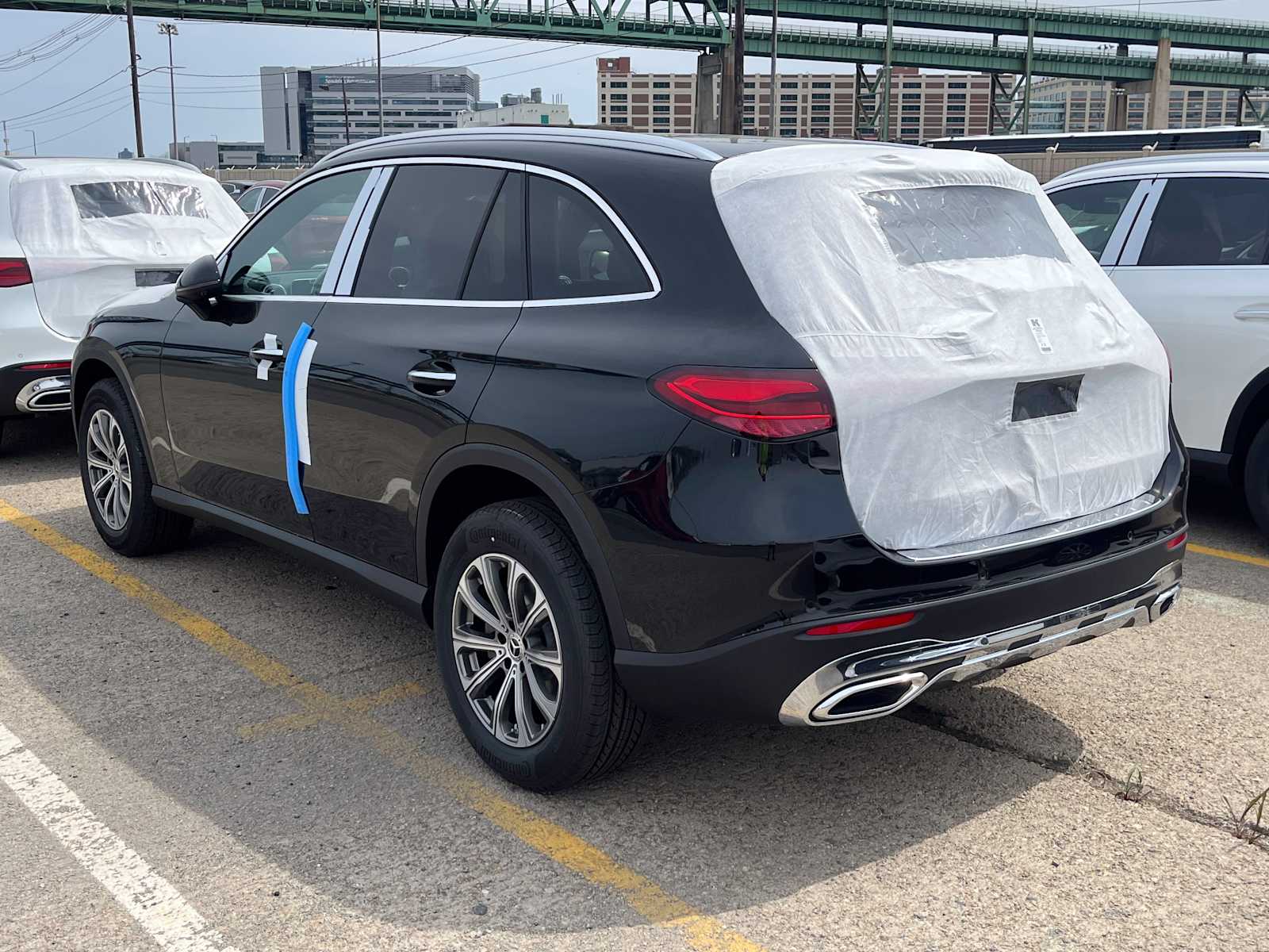 new 2025 Mercedes-Benz GLC 300 car