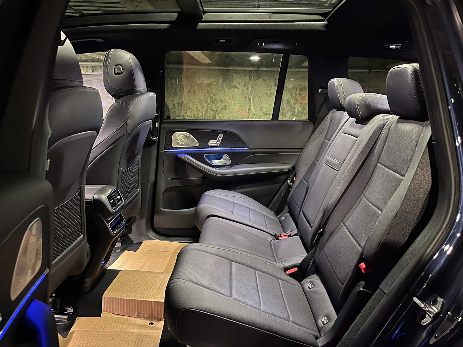new 2025 Mercedes-Benz GLS 450 car
