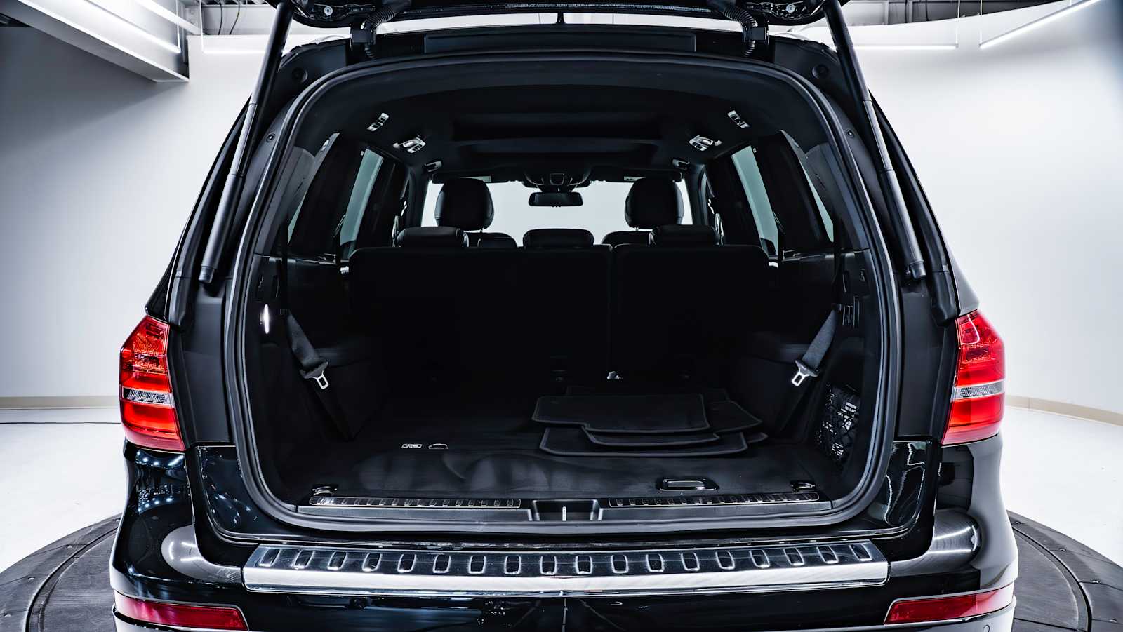 used 2018 Mercedes-Benz GLS 450 car, priced at $24,998