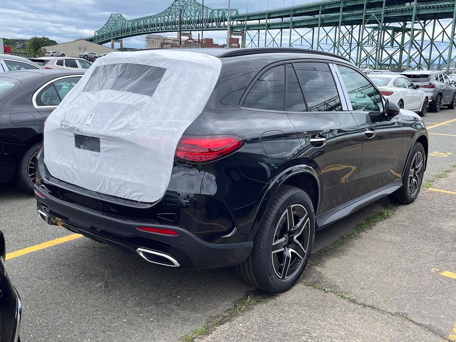 new 2025 Mercedes-Benz GLC 300 car