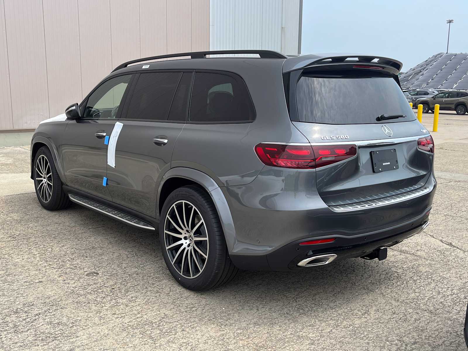 new 2025 Mercedes-Benz GLS 580 car