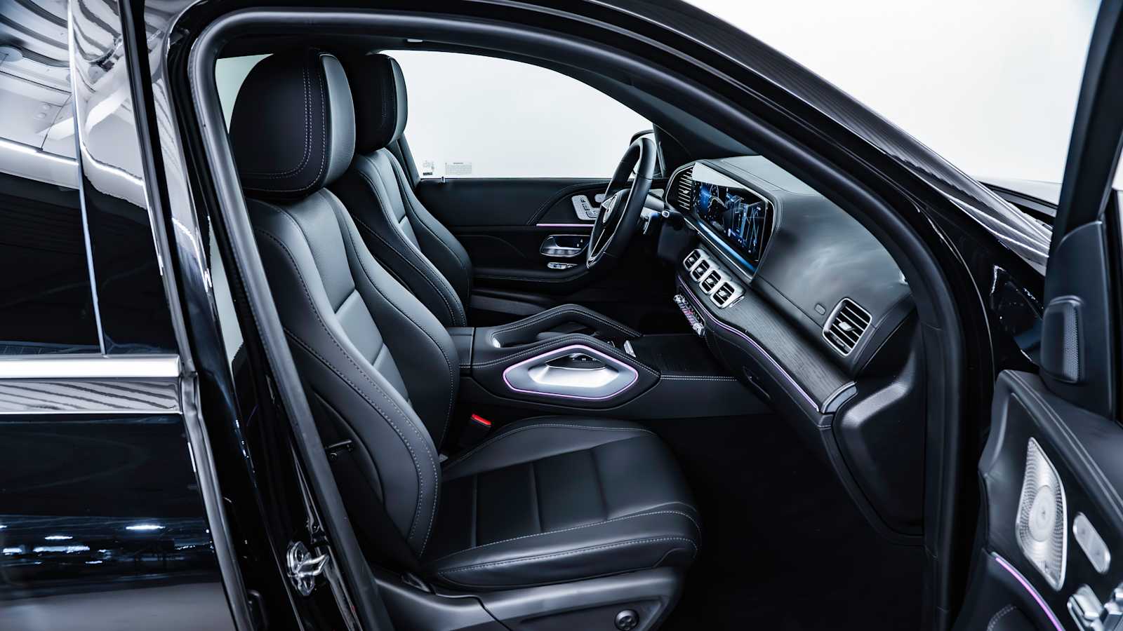 used 2024 Mercedes-Benz GLE 450 car, priced at $69,998