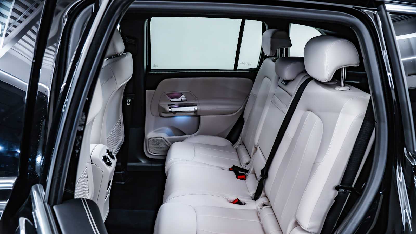used 2025 Mercedes-Benz GLB 250 car, priced at $45,768