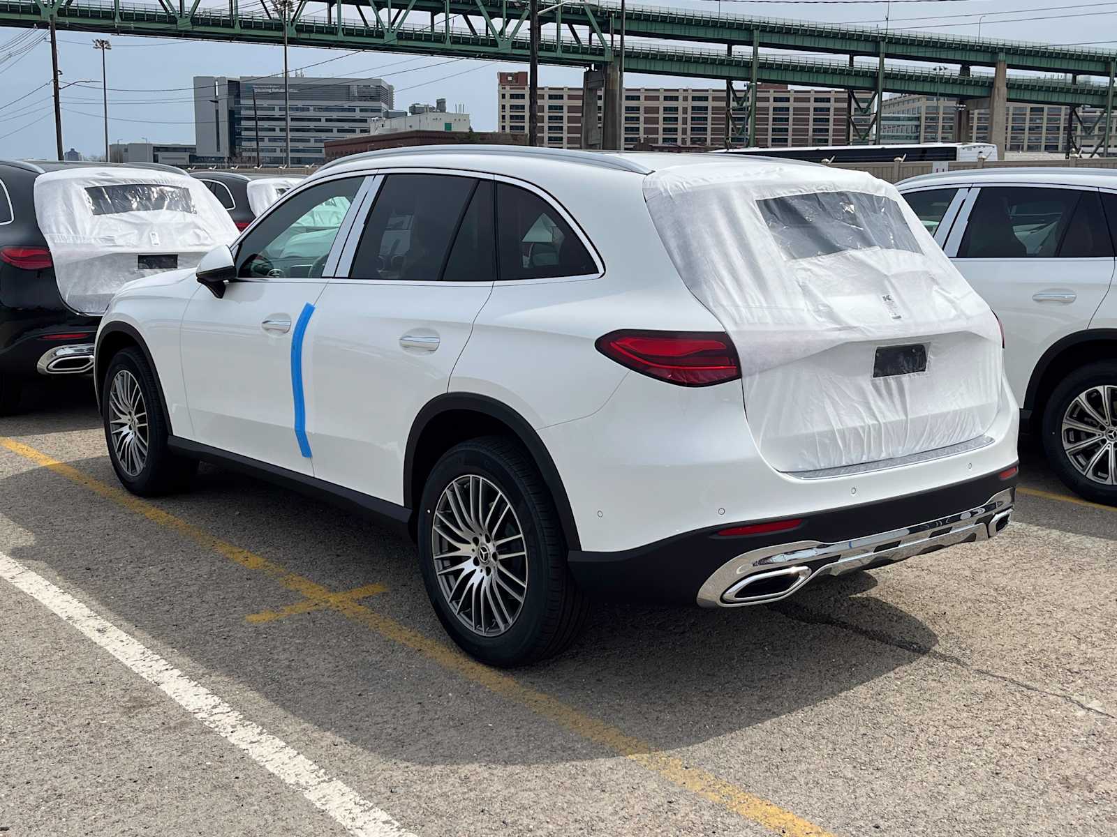 new 2025 Mercedes-Benz GLC 300 car