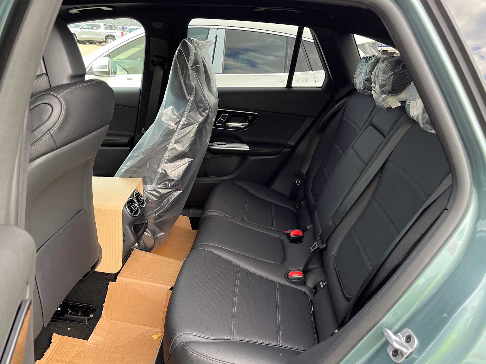new 2025 Mercedes-Benz GLC 300 car