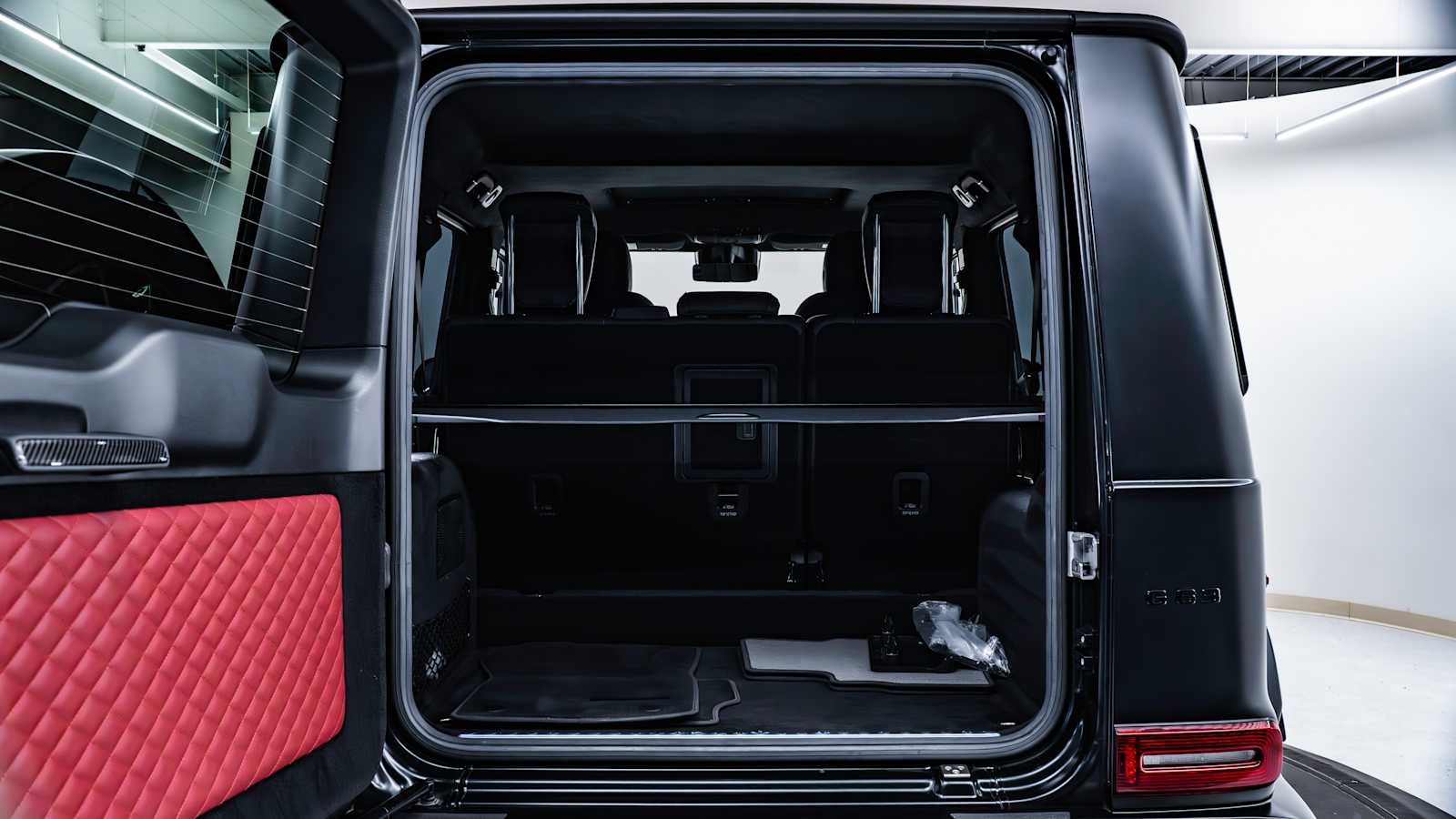 used 2022 Mercedes-Benz AMG G 63 car, priced at $168,998