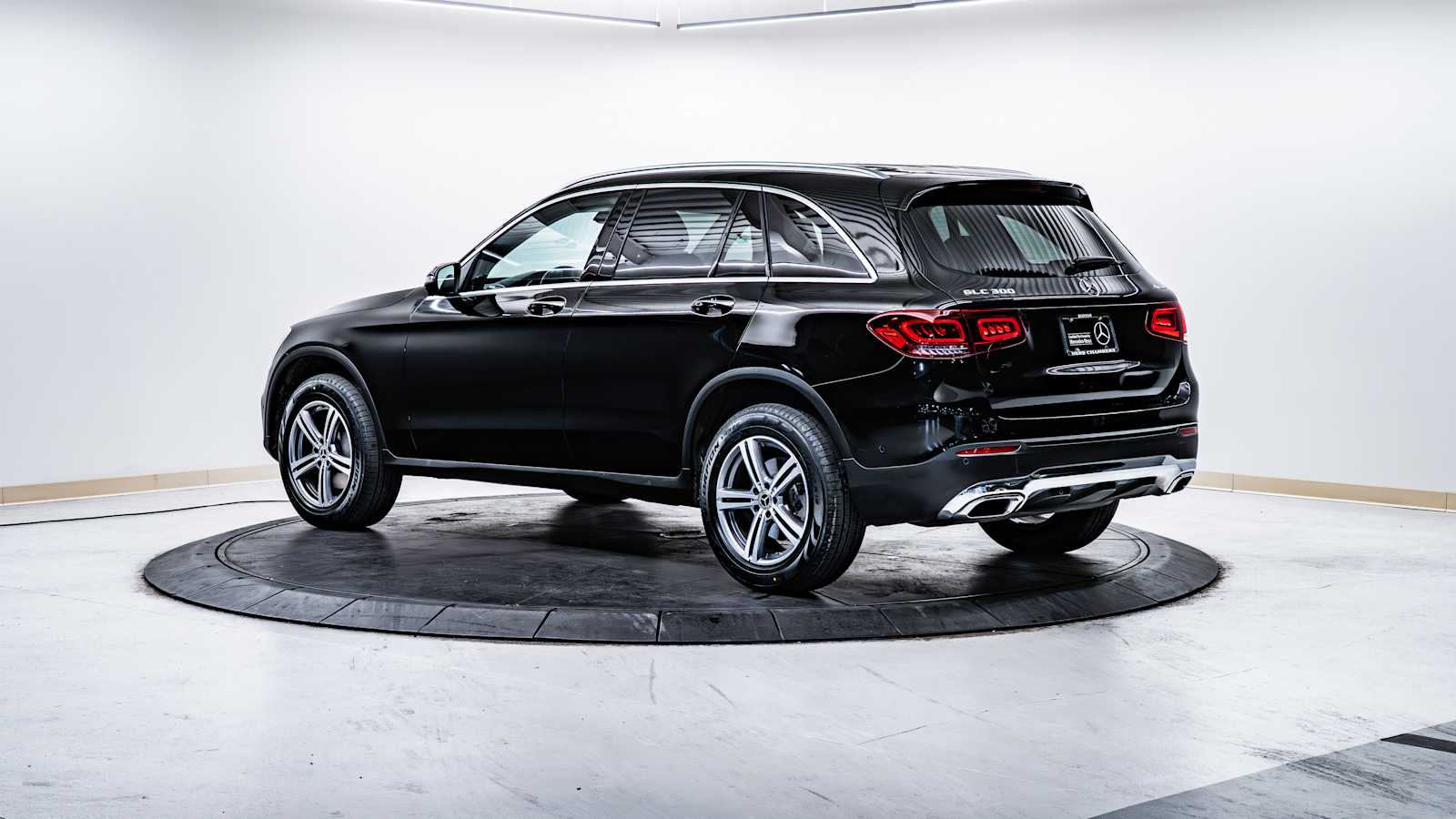 used 2022 Mercedes-Benz GLC 300 car, priced at $33,998