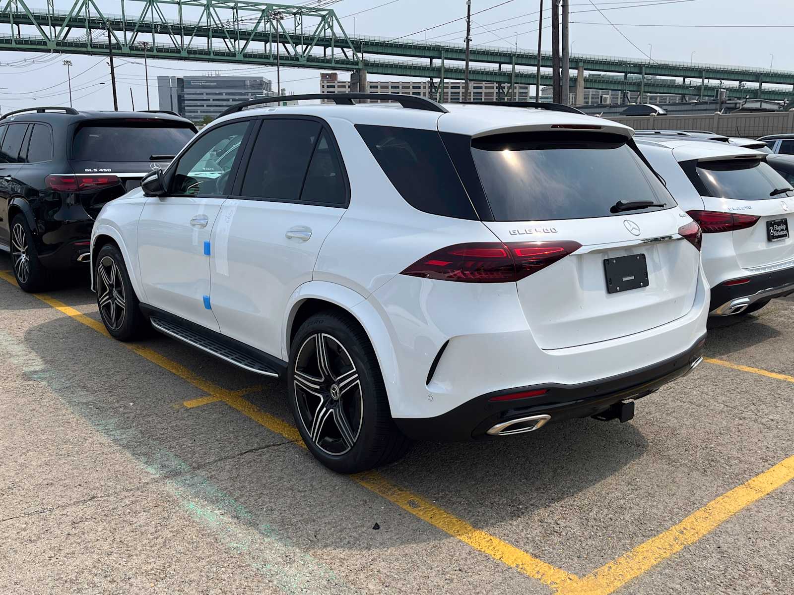 new 2025 Mercedes-Benz GLE 580 car