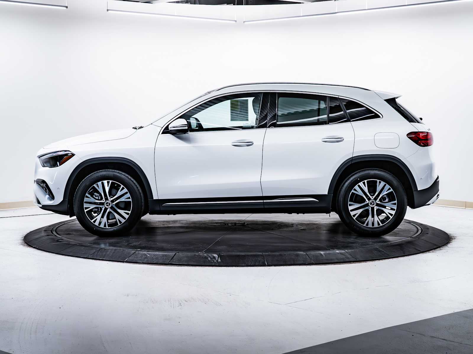 used 2025 Mercedes-Benz GLA 250 car, priced at $40,998