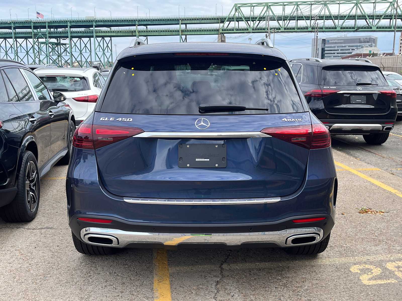 new 2025 Mercedes-Benz GLE 450 car