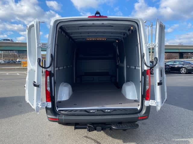 new 2025 Mercedes-Benz Sprinter car