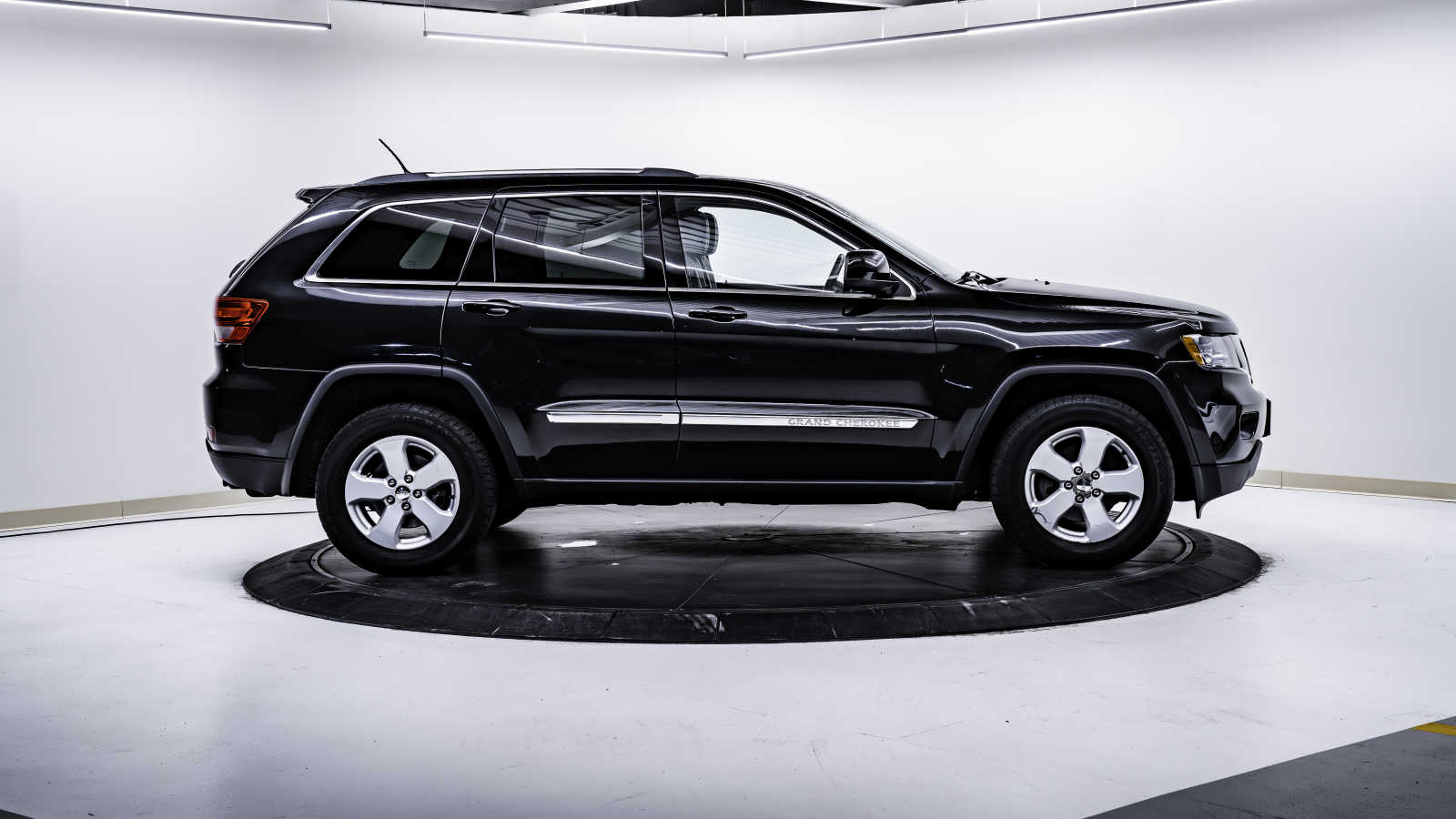 used 2012 Jeep Grand Cherokee car, priced at $8,998