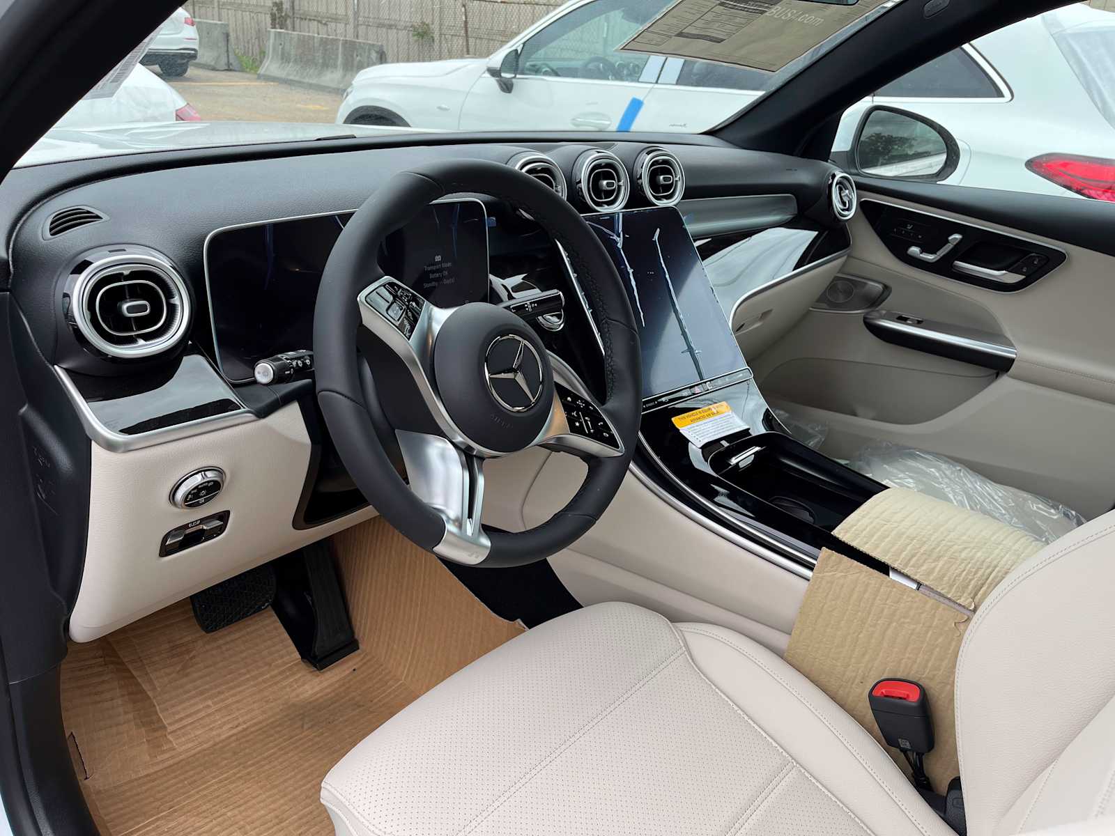 new 2025 Mercedes-Benz GLC 300 car