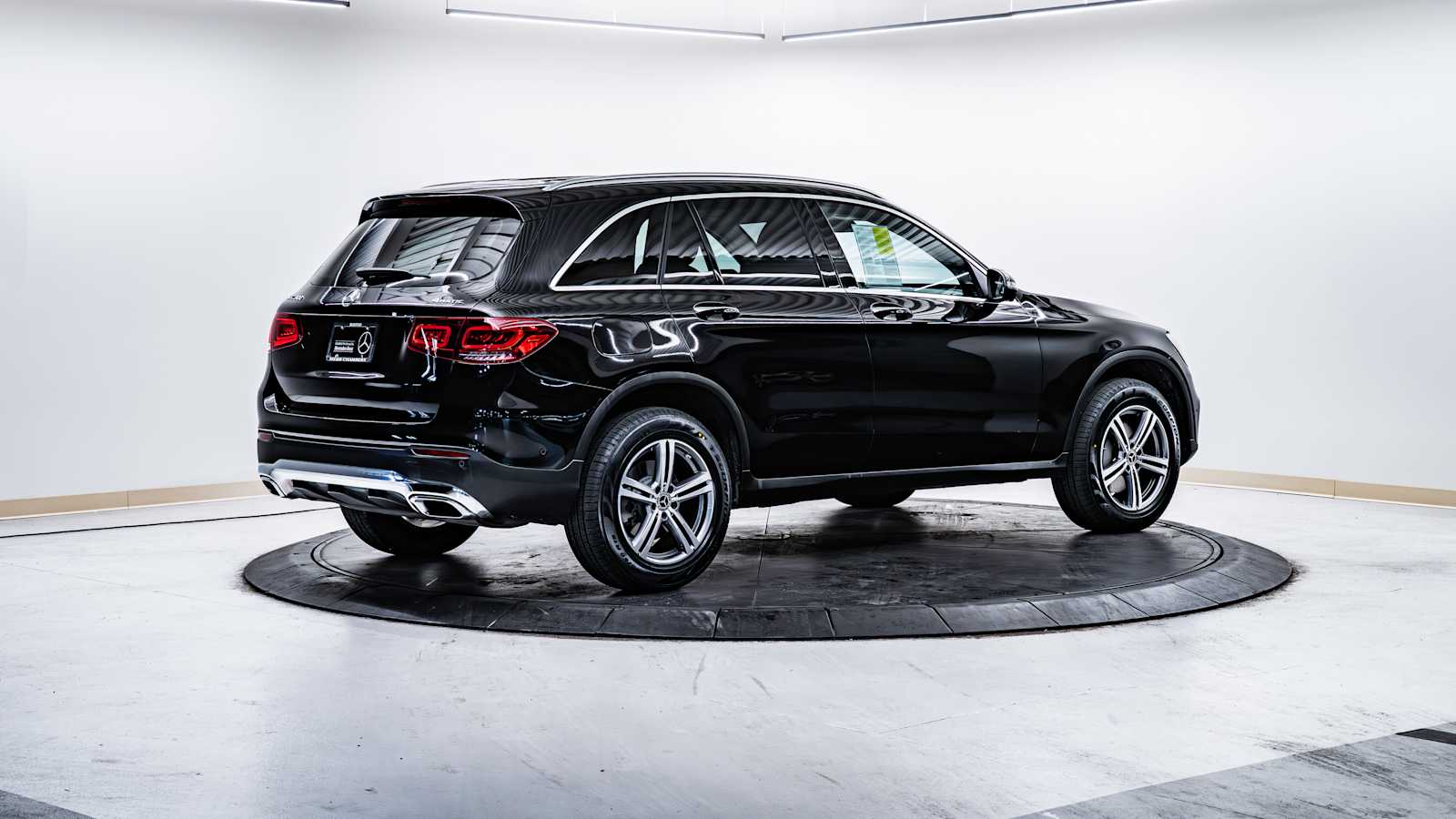 used 2022 Mercedes-Benz GLC 300 car, priced at $33,998