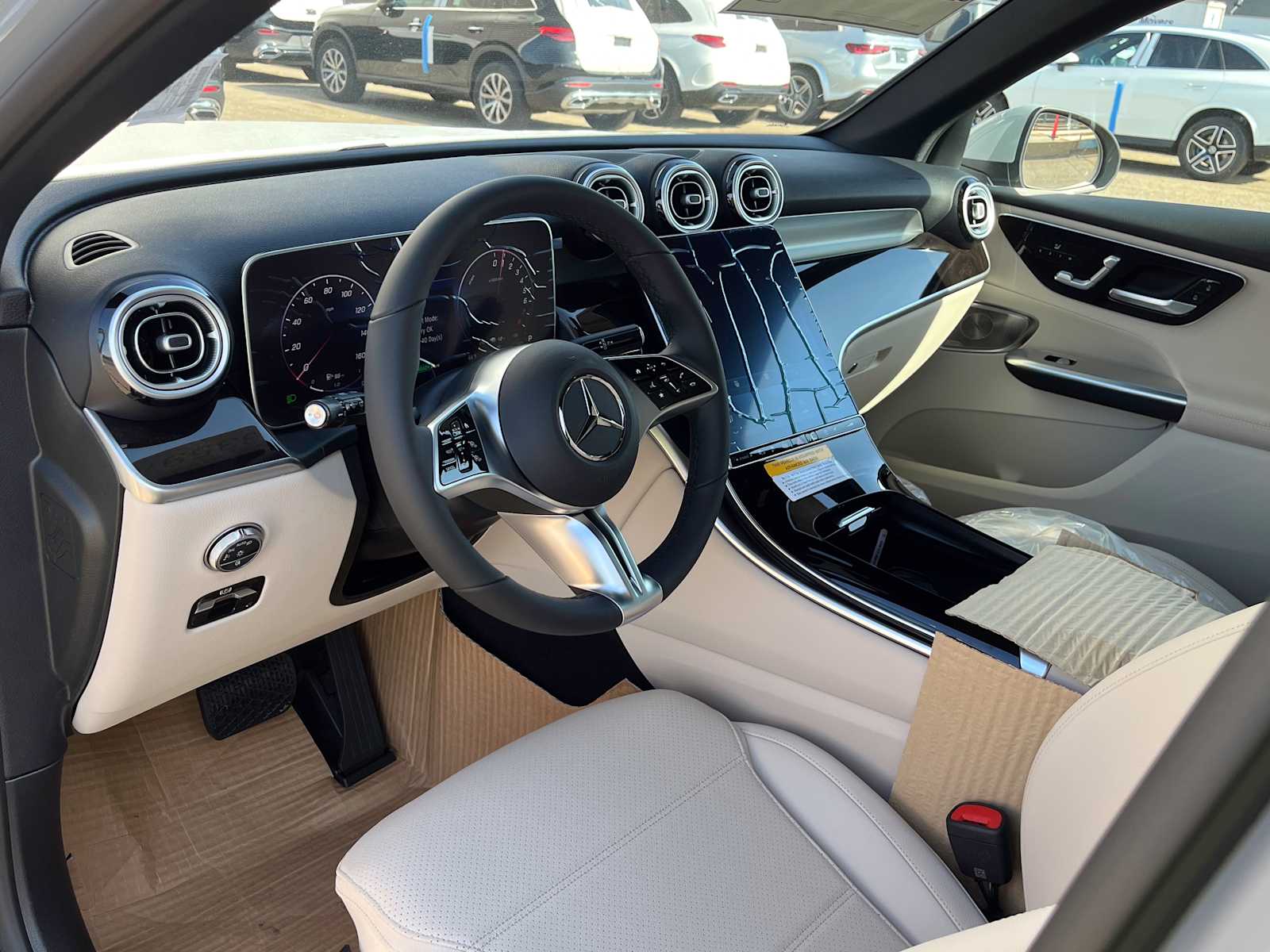 new 2025 Mercedes-Benz GLC 350e Plug-In Hybrid car