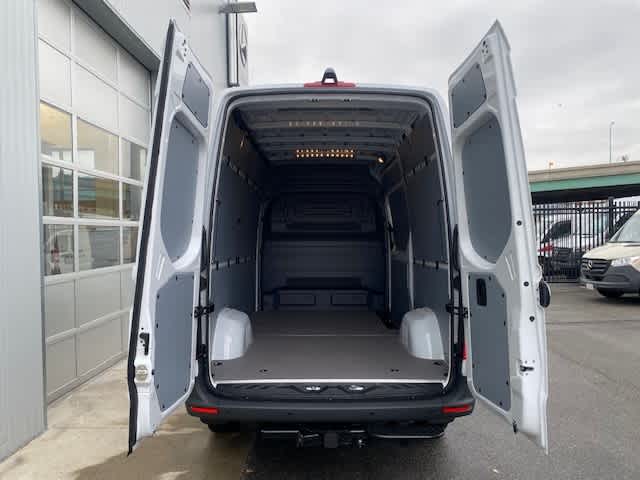 new 2025 Mercedes-Benz Sprinter car