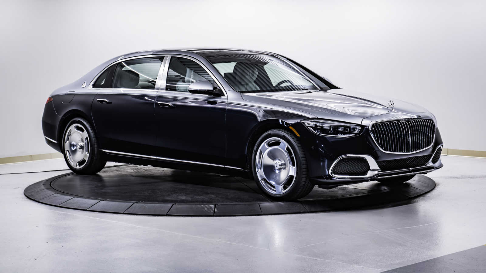 new 2024 Mercedes-Benz Maybach S 580 car