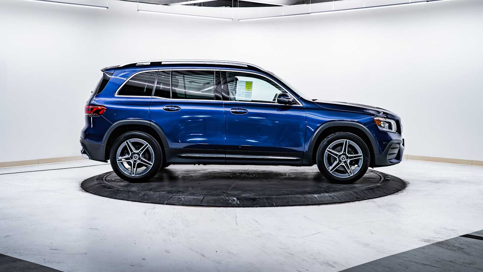 used 2020 Mercedes-Benz GLB 250 car, priced at $28,998