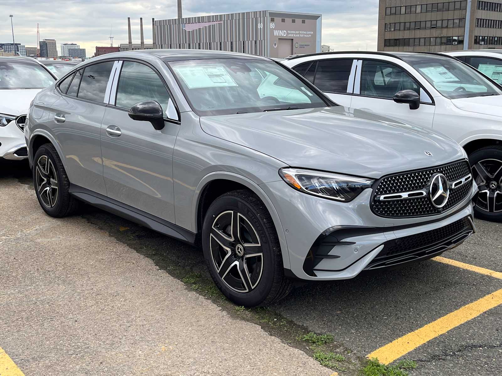 new 2025 Mercedes-Benz GLC 300 car