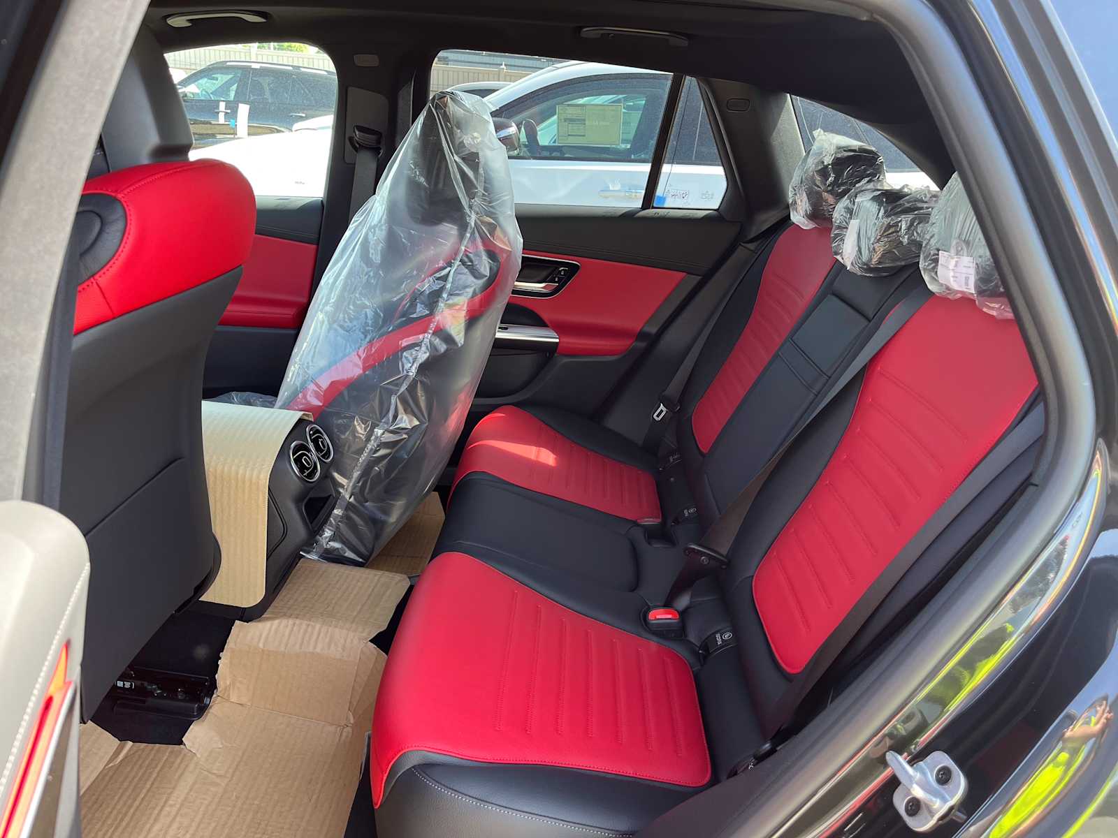 new 2025 Mercedes-Benz GLC 300 car