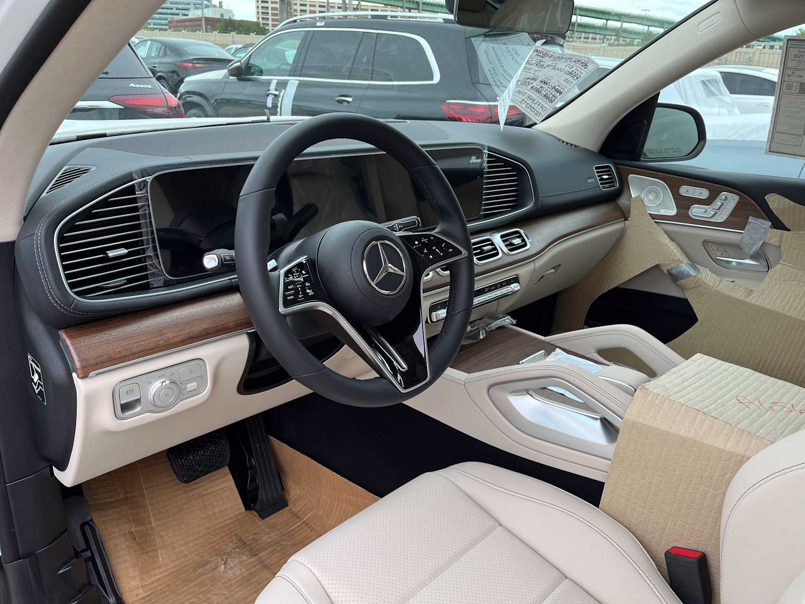 new 2025 Mercedes-Benz GLS 450 car