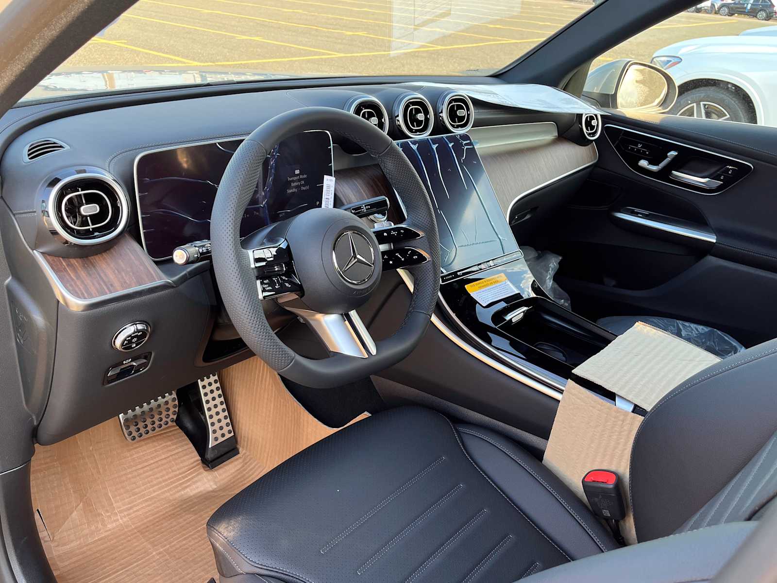 new 2025 Mercedes-Benz GLC 300 car