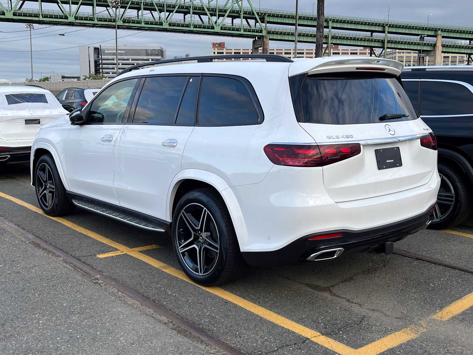 new 2025 Mercedes-Benz GLS 450 car