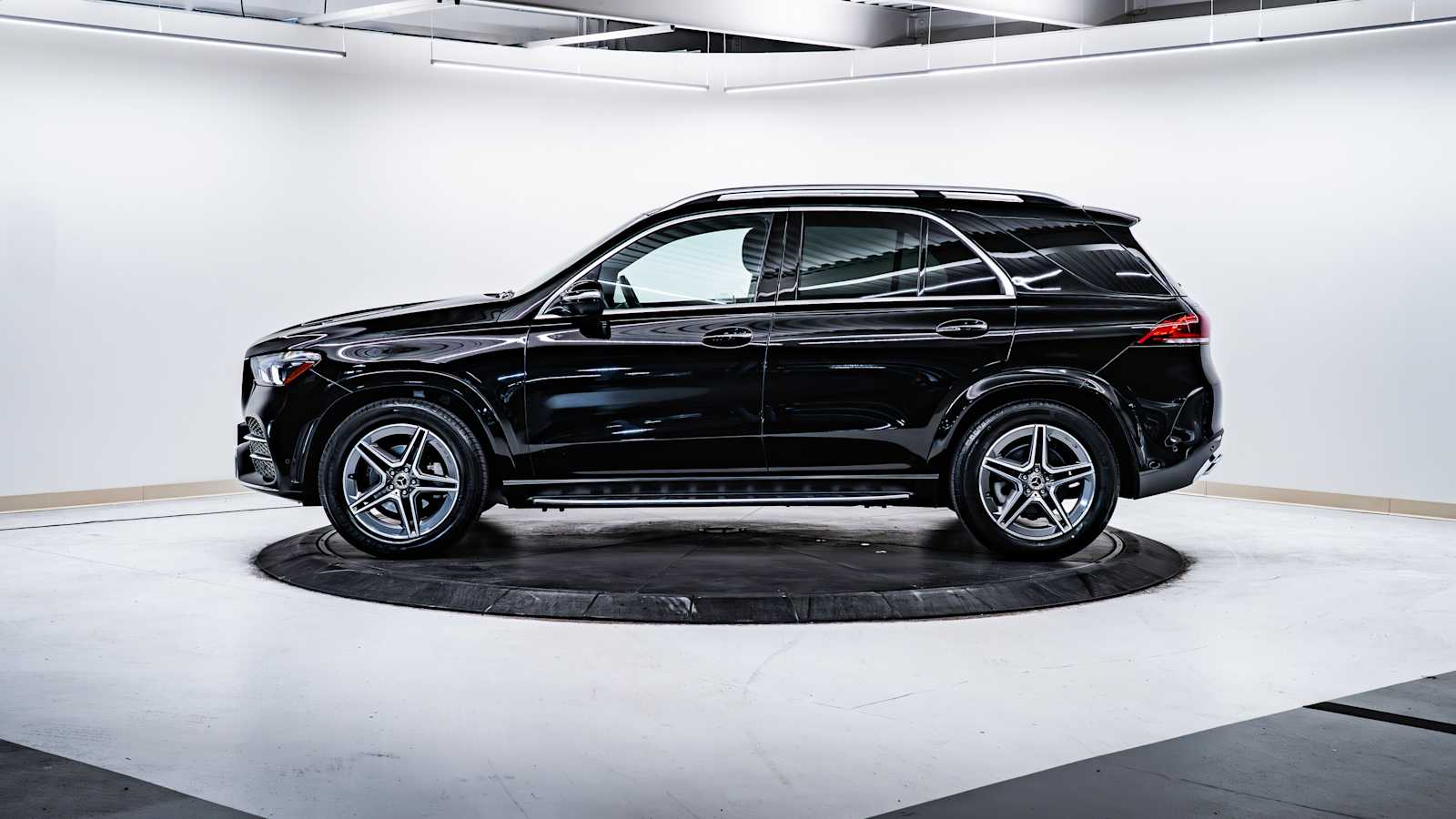 used 2022 Mercedes-Benz GLE 350 car, priced at $49,798