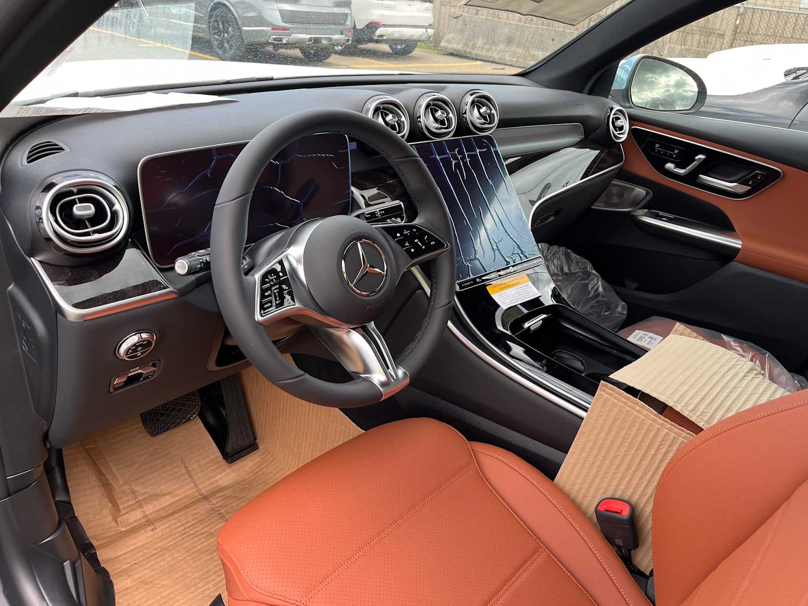 new 2025 Mercedes-Benz GLC 300 car