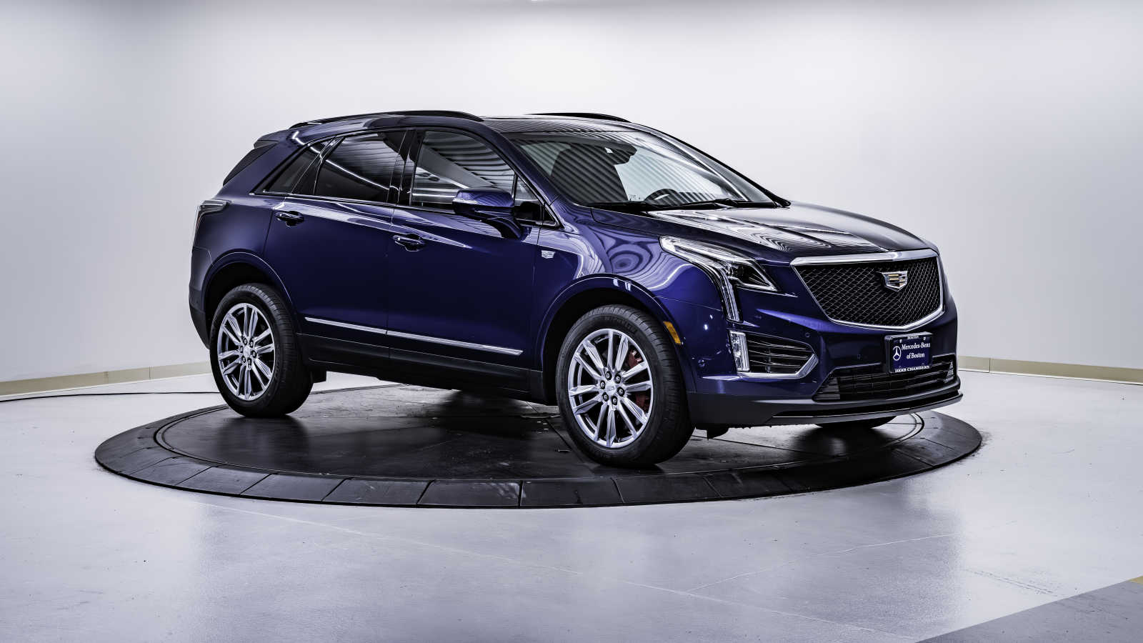 used 2023 Cadillac XT5 car, priced at $44,998