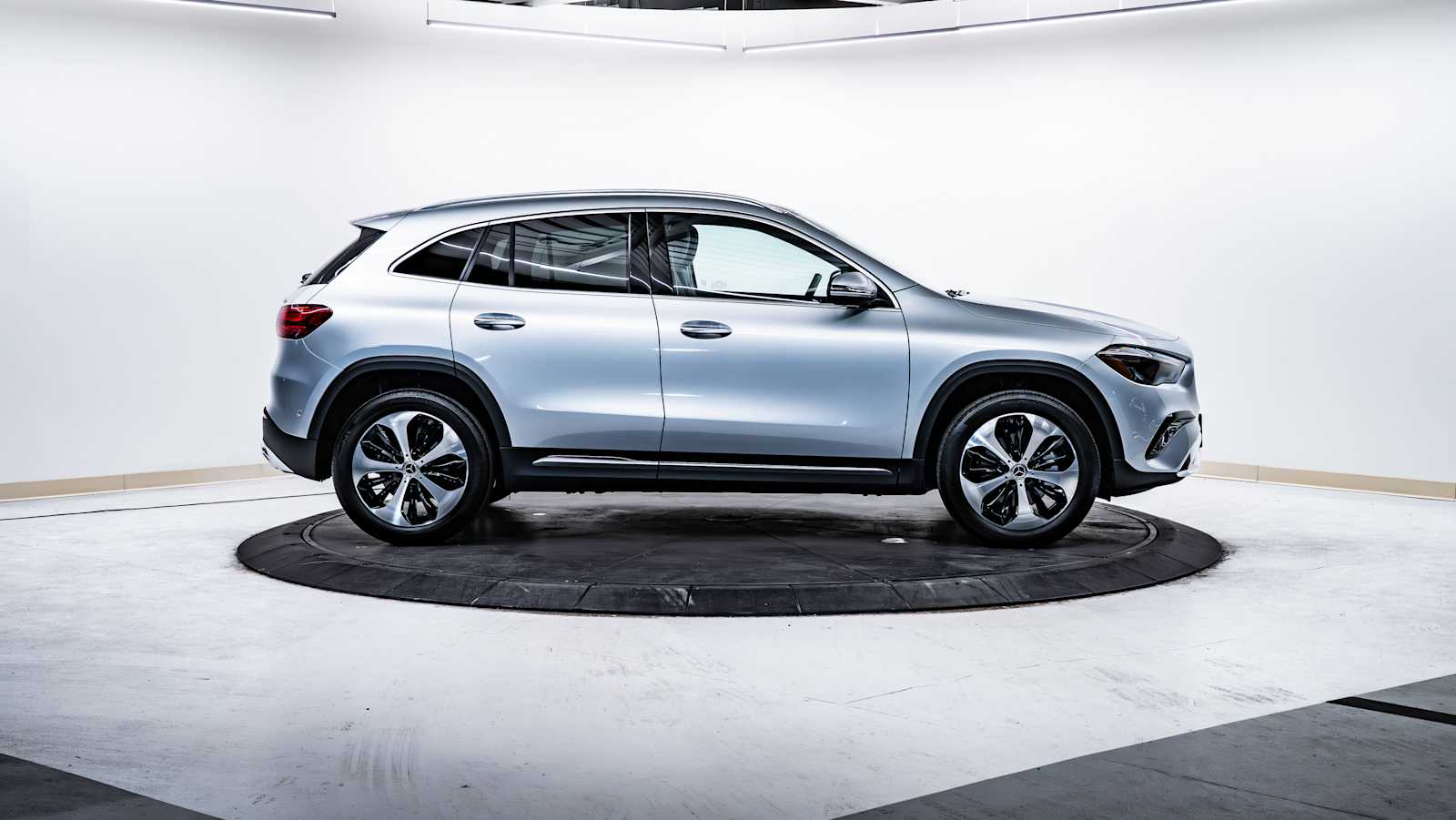 used 2025 Mercedes-Benz GLA 250 car, priced at $45,998
