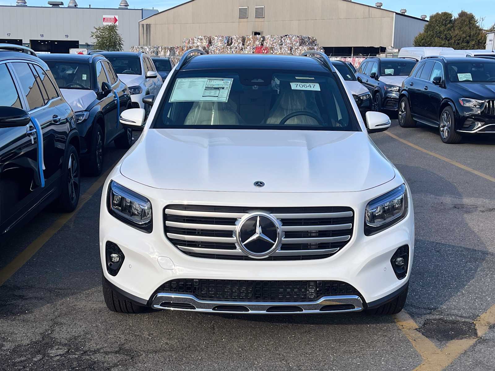 new 2025 Mercedes-Benz GLB 250 car