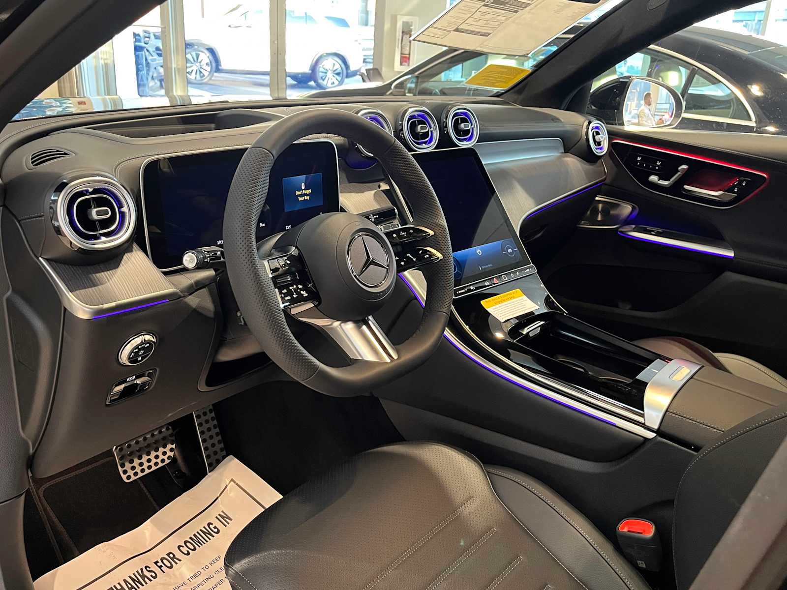 new 2025 Mercedes-Benz GLC 300 car