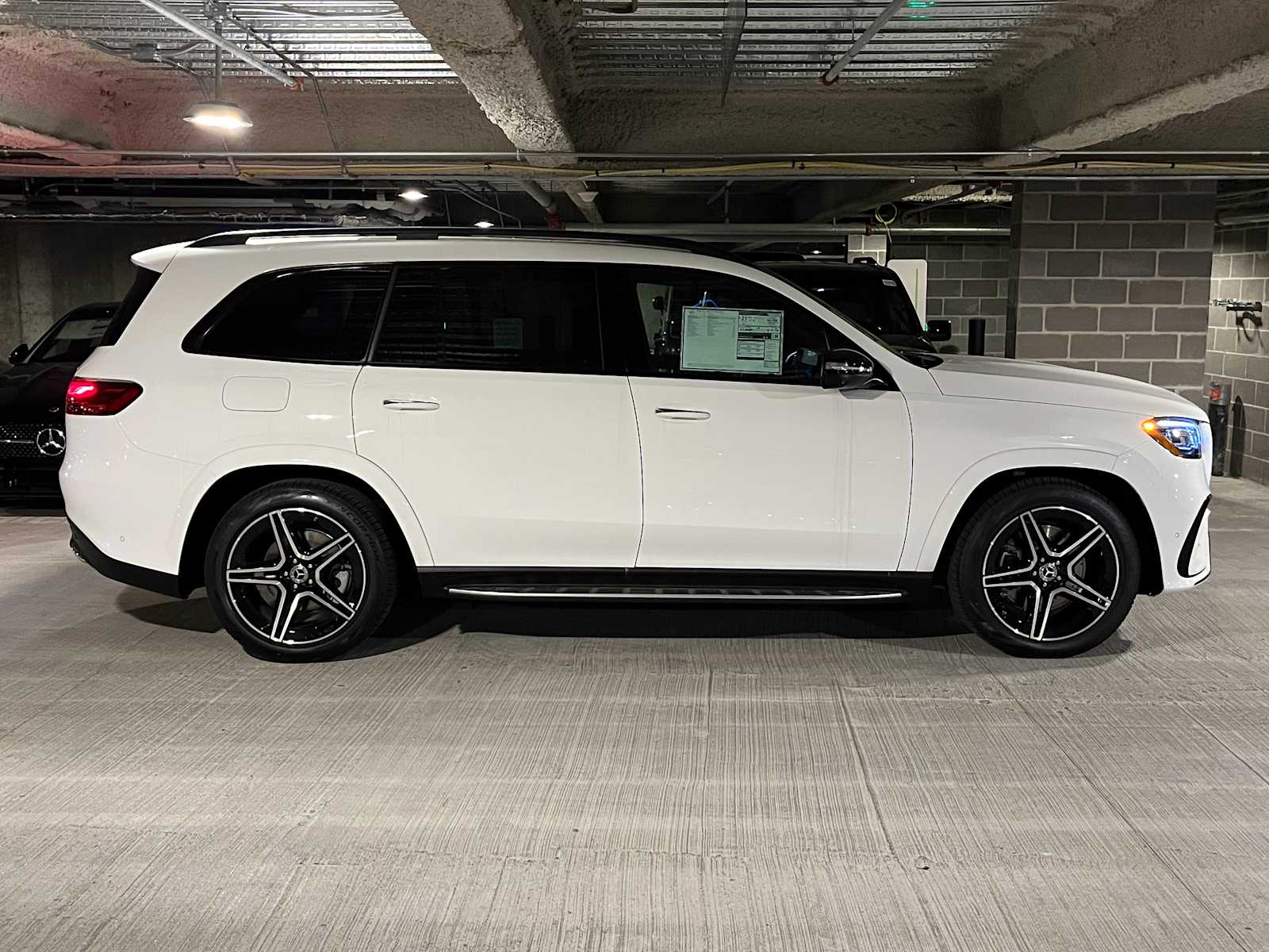 new 2025 Mercedes-Benz GLS 450 car