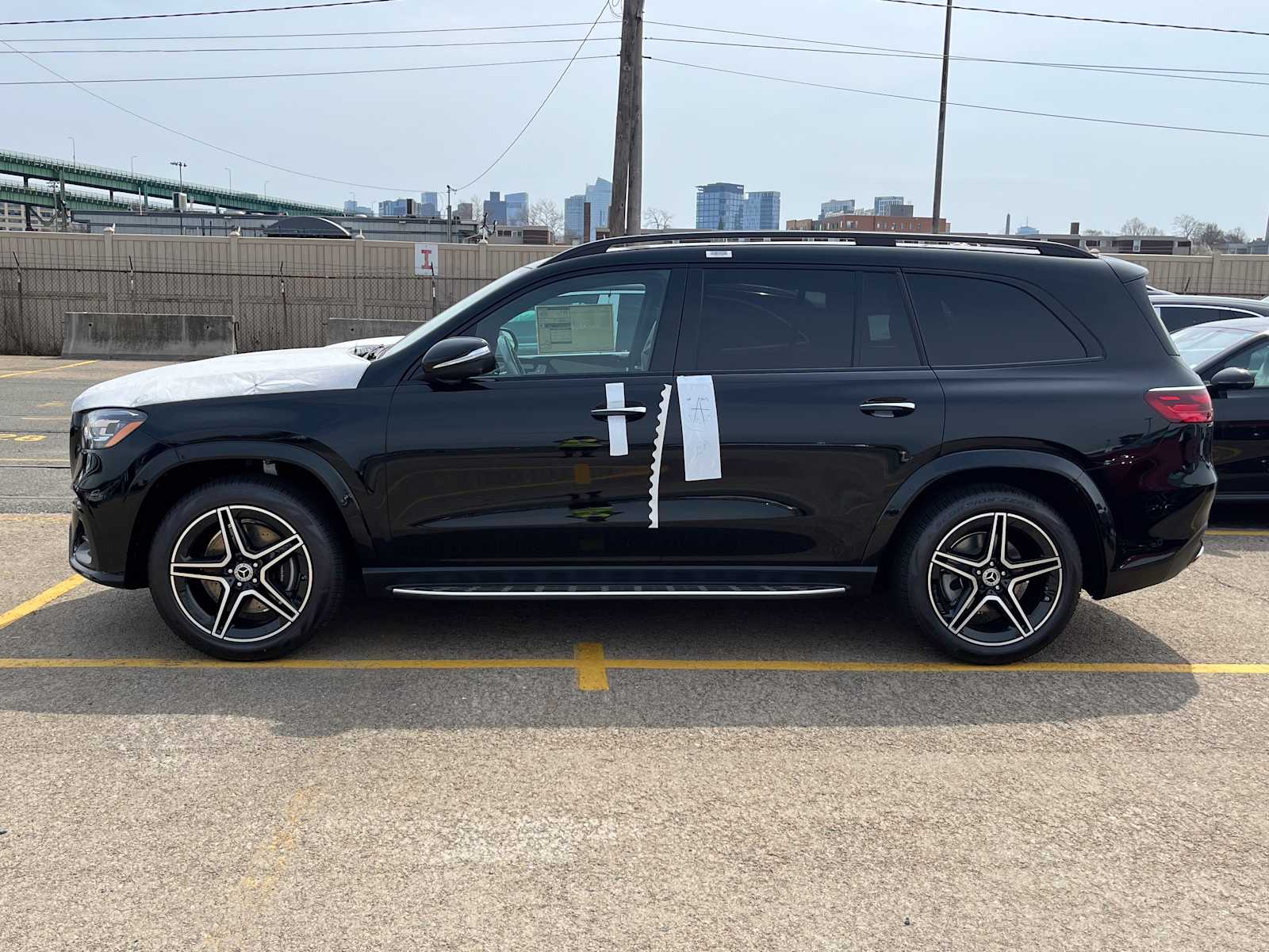 new 2025 Mercedes-Benz GLS 450 car