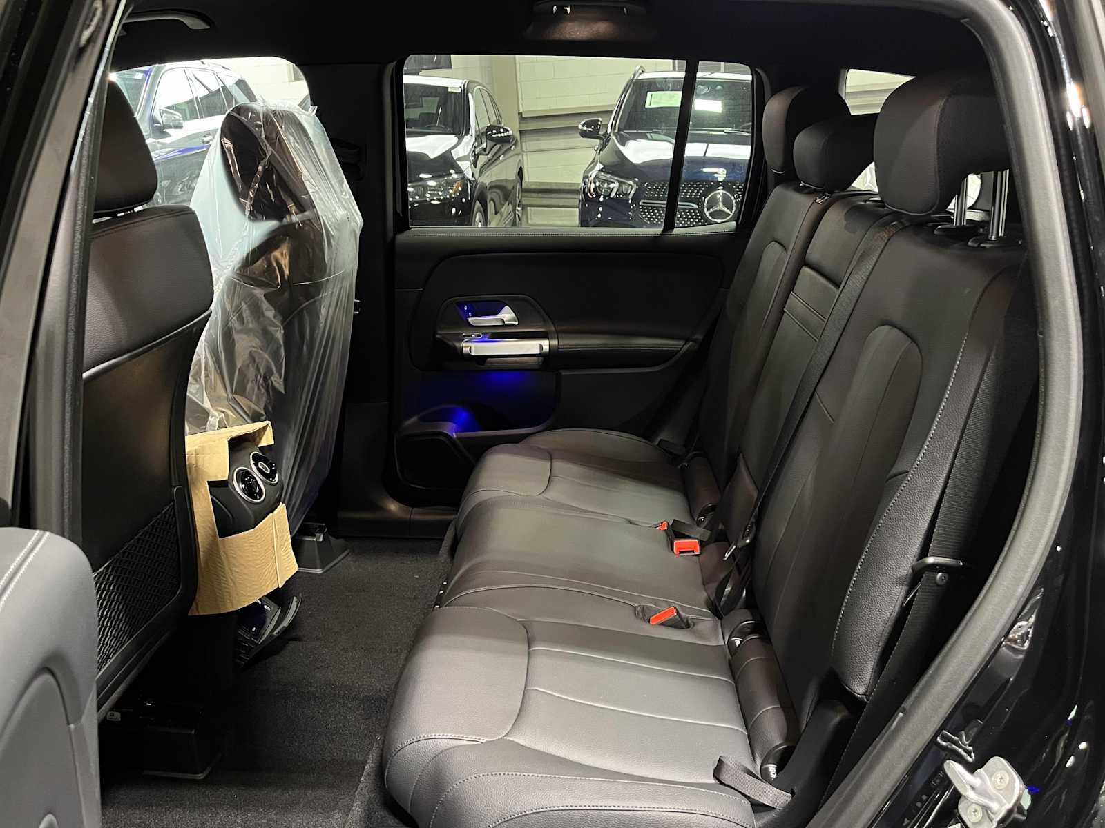 new 2025 Mercedes-Benz GLB 250 car