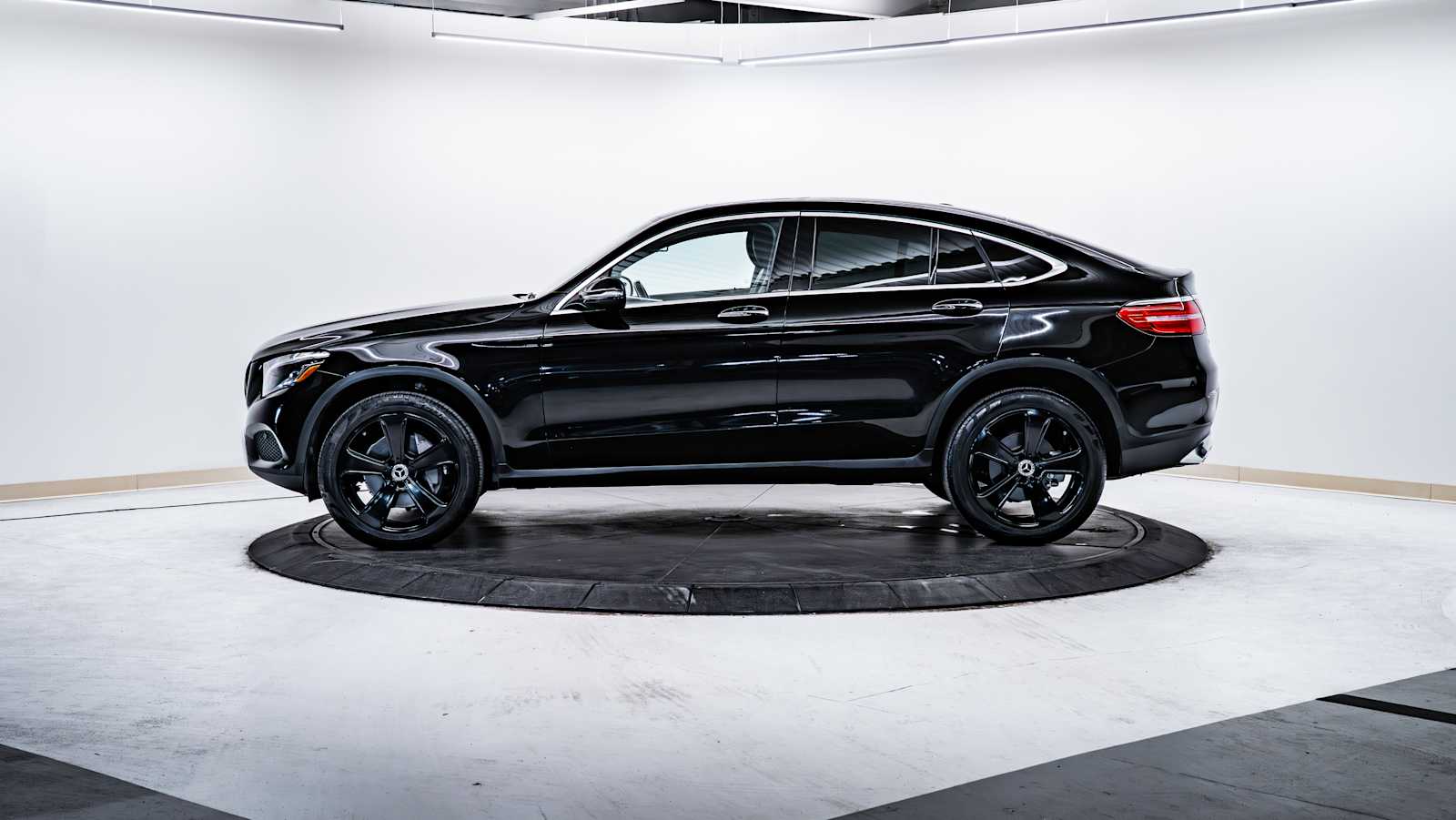 used 2018 Mercedes-Benz GLC 300 car, priced at $27,998
