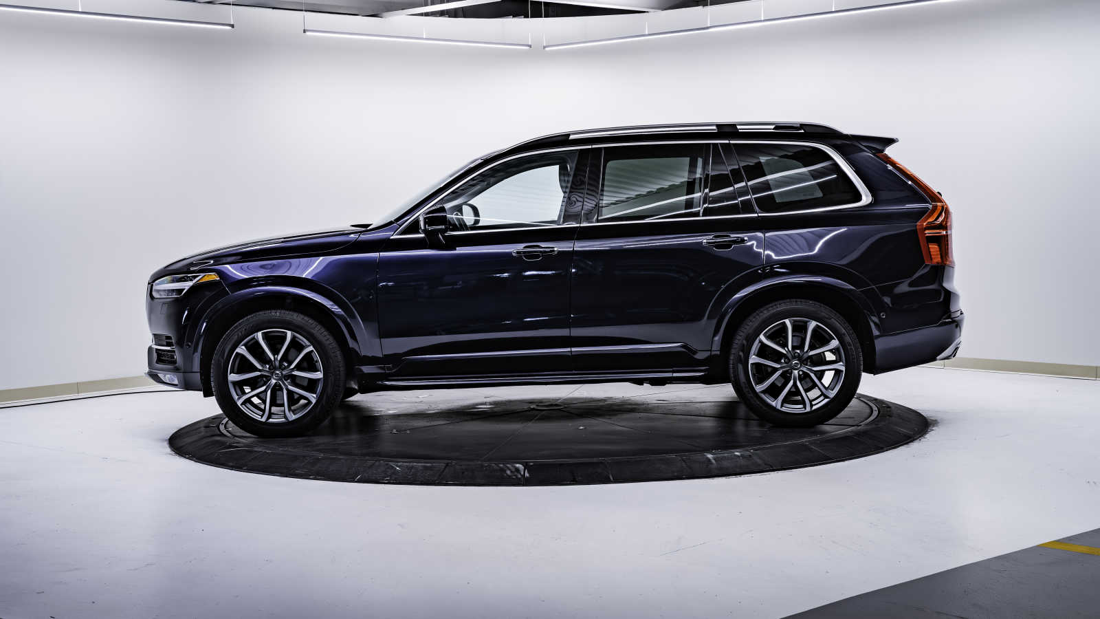 used 2019 Volvo XC90 car, priced at $30,998