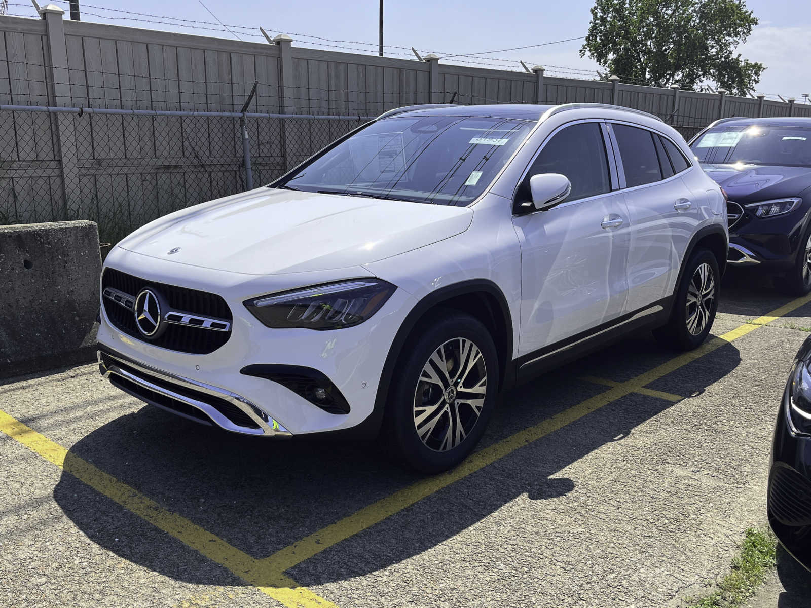 new 2025 Mercedes-Benz GLA 250 car