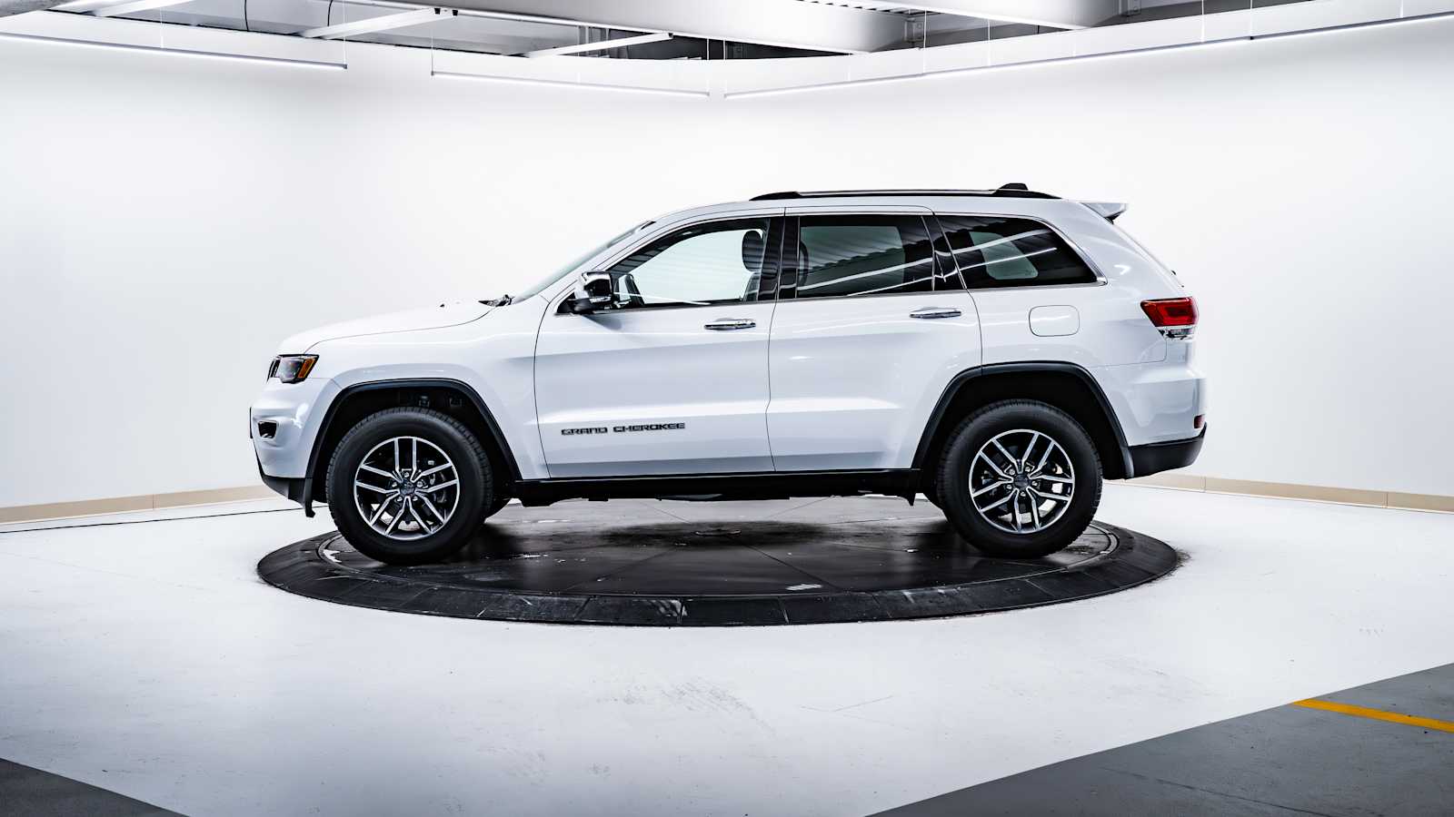 used 2019 Jeep Grand Cherokee car, priced at $22,498