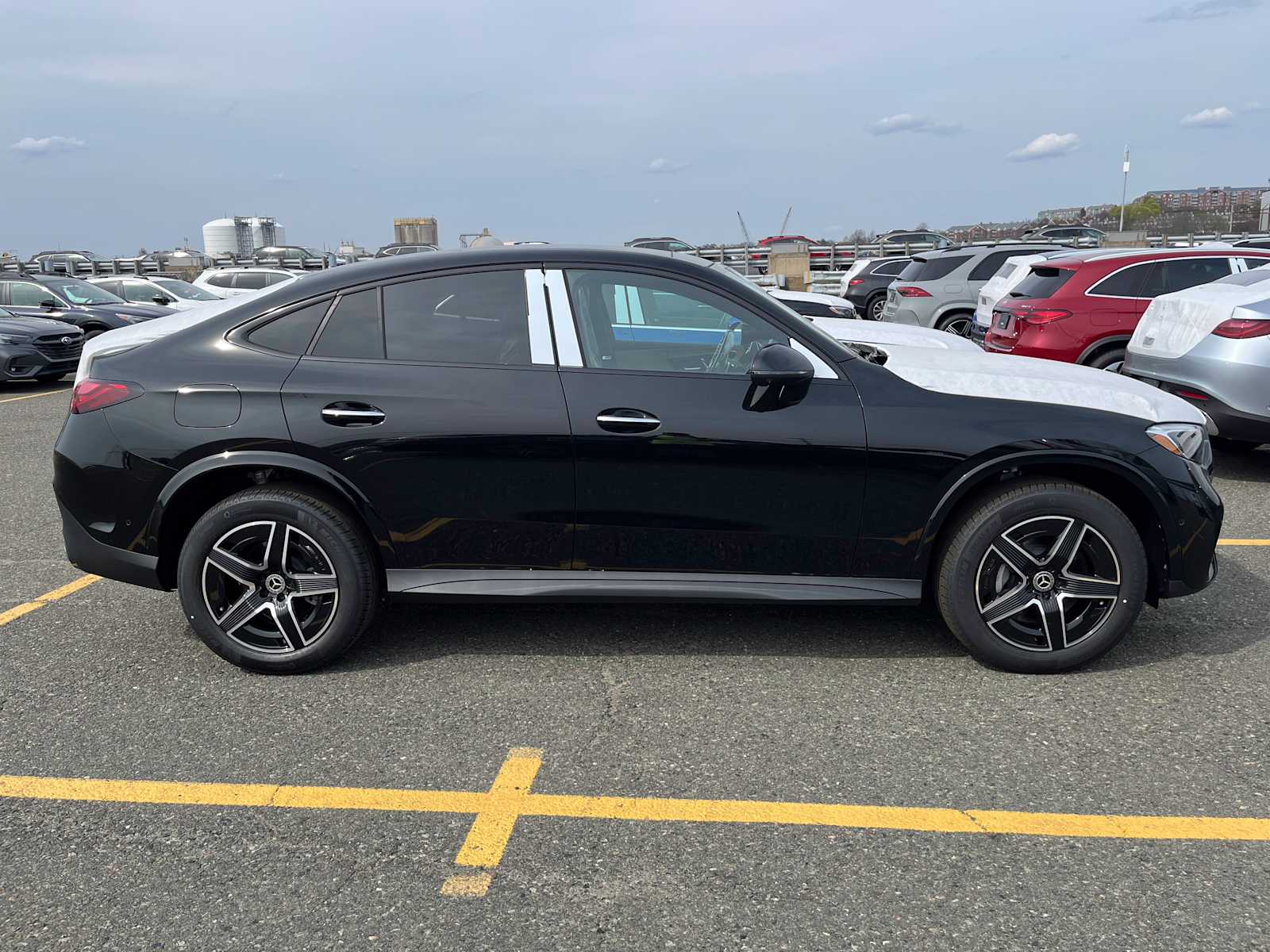 new 2025 Mercedes-Benz GLC 300 car