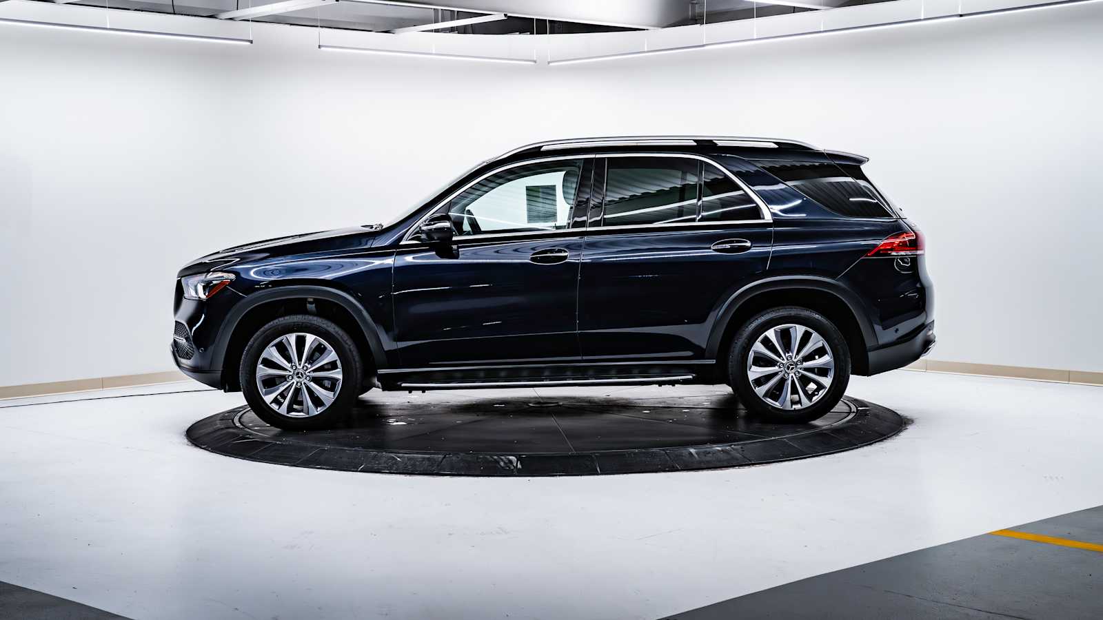 used 2022 Mercedes-Benz GLE 350 car, priced at $48,998