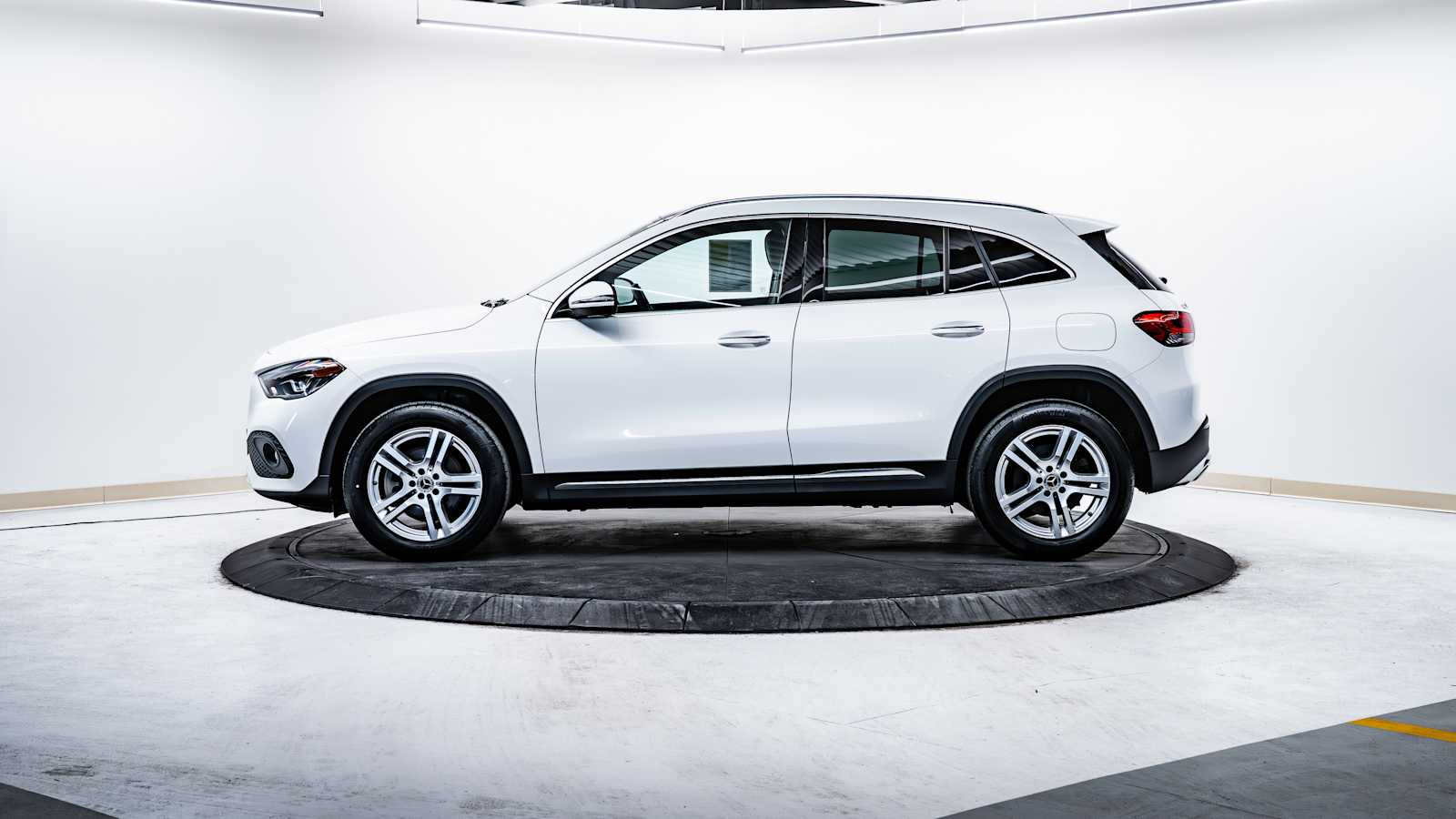 used 2021 Mercedes-Benz GLA 250 car, priced at $29,899