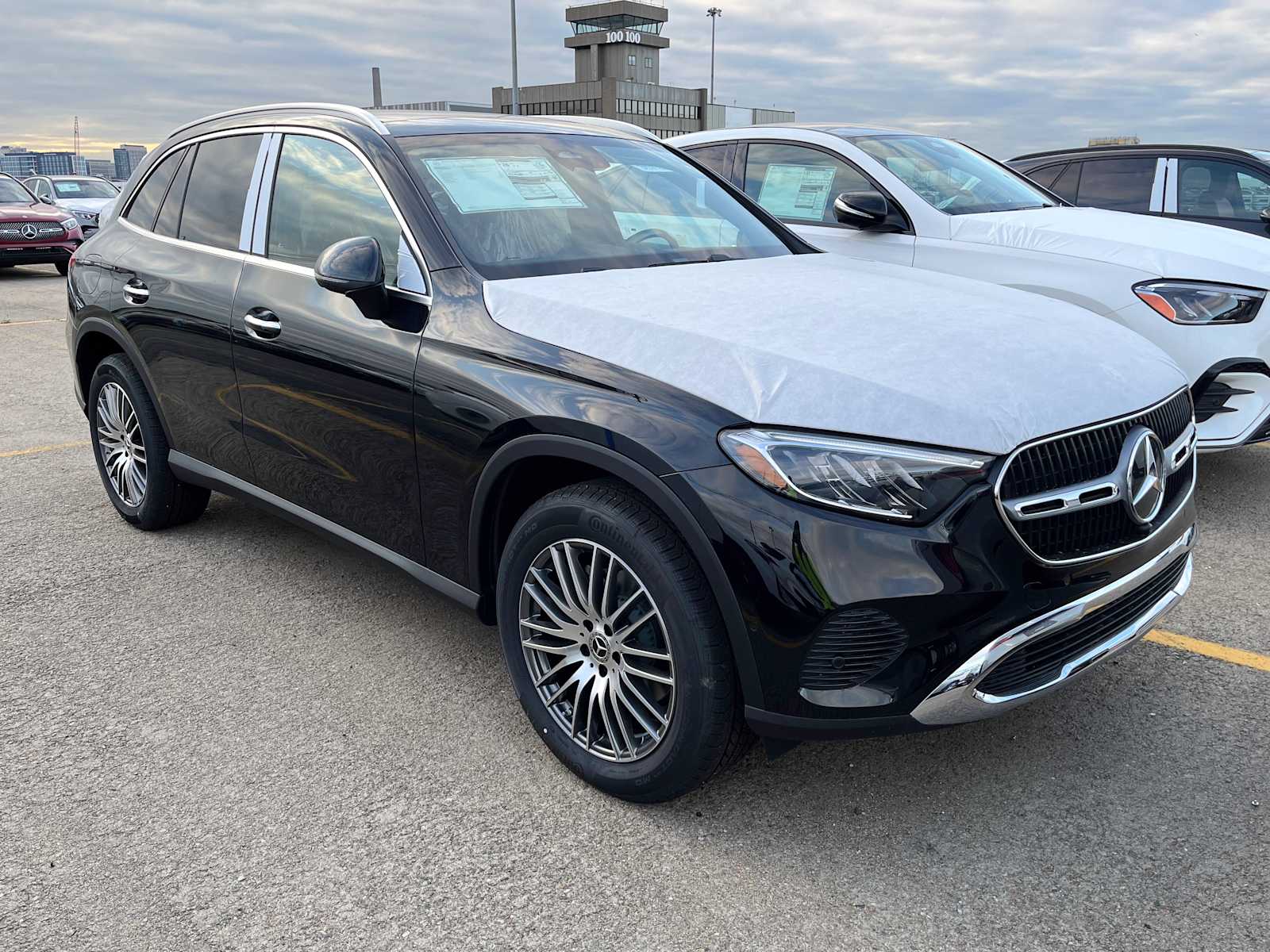 new 2025 Mercedes-Benz GLC 300 car