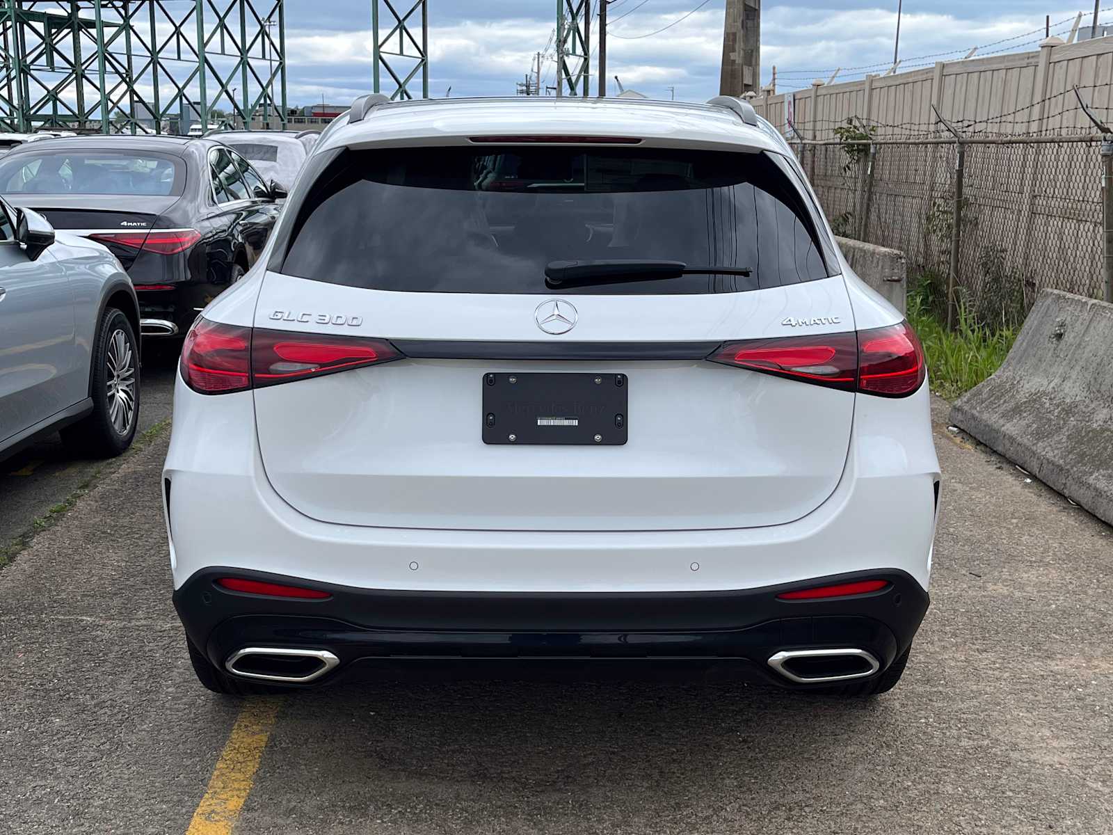 new 2025 Mercedes-Benz GLC 300 car