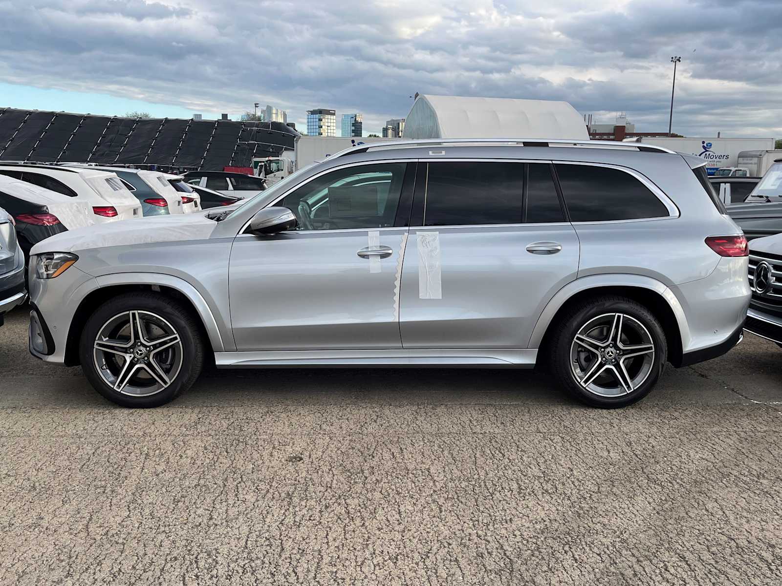 new 2025 Mercedes-Benz GLS 450 car