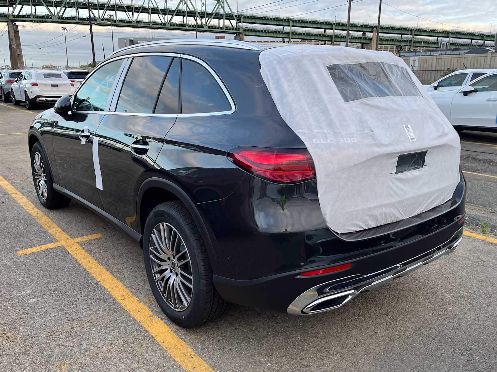 new 2025 Mercedes-Benz GLC 300 car